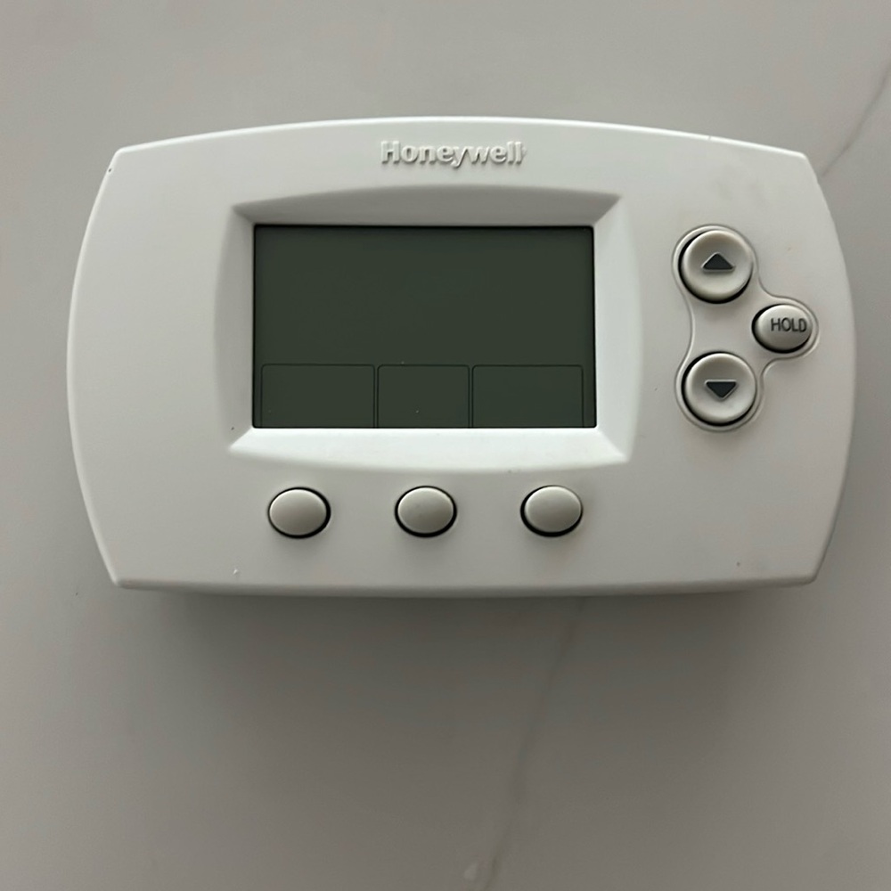 Honeywell Programmable Thermostat | 6” x 4” | Offwhite